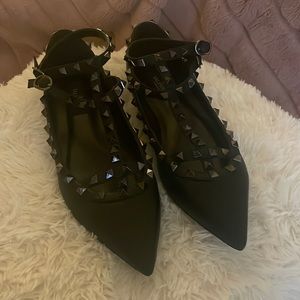 ***DUPE*** Rockstud Flats